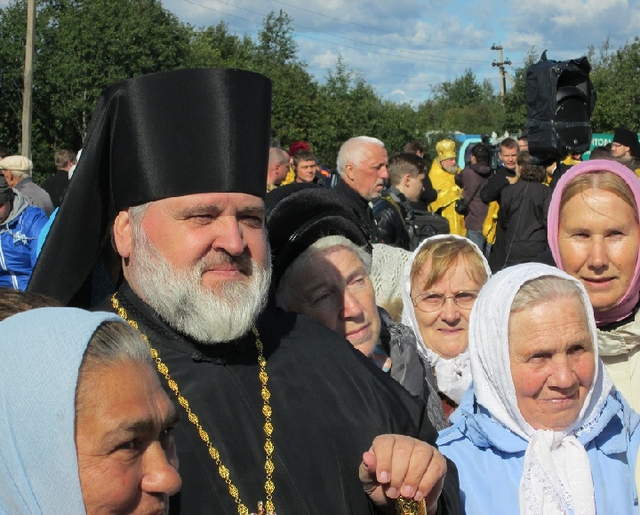 Перед богослужением было оглашено приветствие Святейшего Патриарха Московского и всея Руси Кирилла