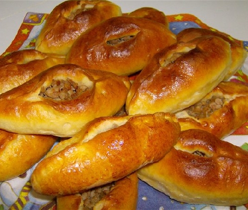 Для русской кулинарии характерно обилие выпечных изделий: пирогов и пирожков, кулебяк, калачей...