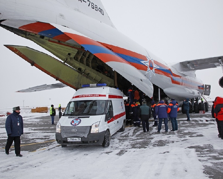 Еще несколько подростков самолет МЧС отвезет в Волгоград.