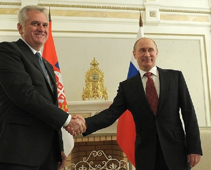 Владимир Путин и Томислав Николич проводят встречу в Сочи.