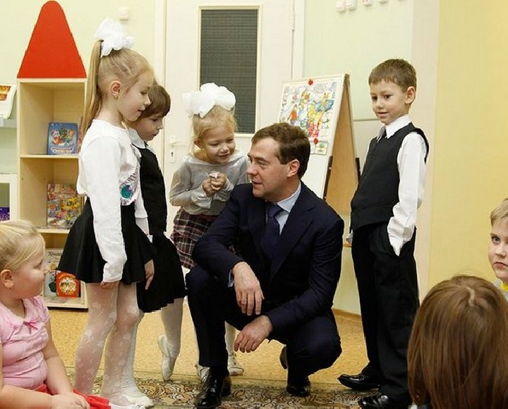 Премьер-министр заявил, что решение по оптимизации российского бюджета за счет материнского капитала еще не принято