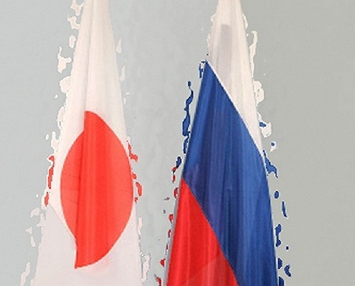 Правда российский президент не уточнил, каким образом Россия собирается уговорить Токио заключить мирный договор, не возвратив Японии Курильские острова